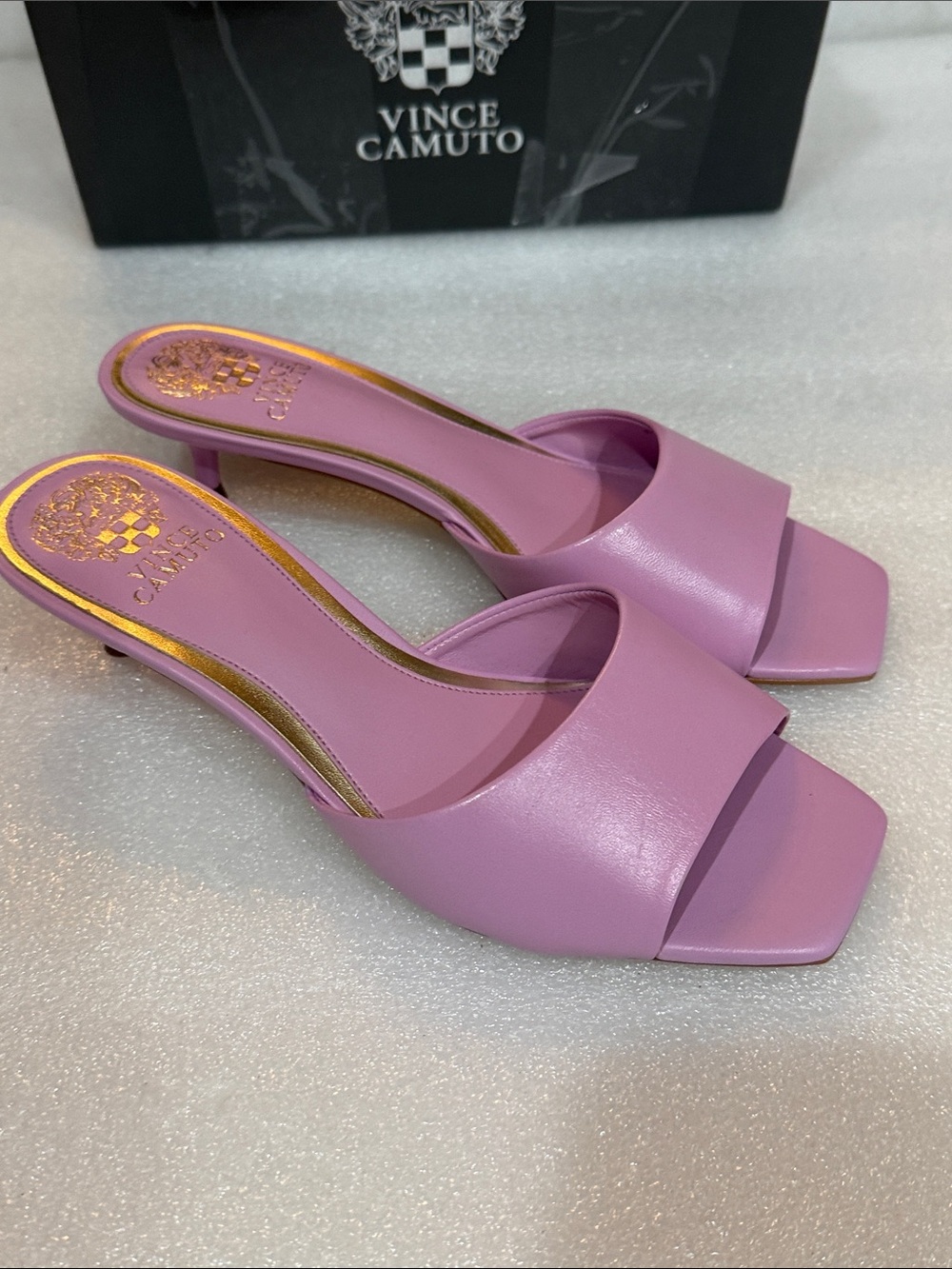 Vince Camuto Faiza Sweet Lavender Leather Kitten Heel Mule Sandals Size 8.5